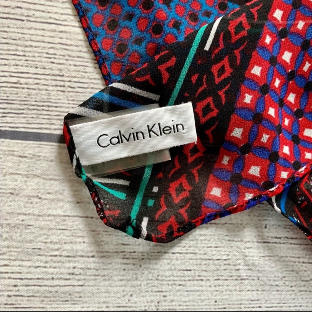Calvin Klein Rectangular Lightweight Scarf Geometric-Pattern - Picture 6 of 8